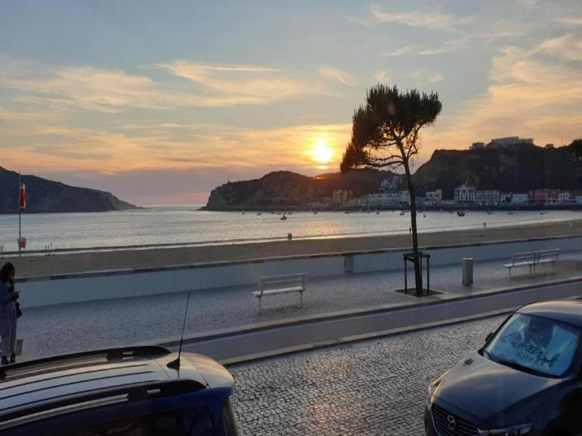 Beautiful Apartment In S O Martinho Do Porto With Balcony São Martinho do Porto Buitenkant foto