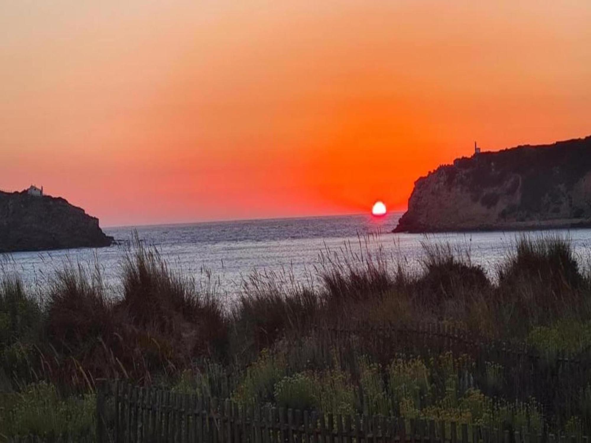 Beautiful Apartment In S O Martinho Do Porto With Balcony São Martinho do Porto Buitenkant foto