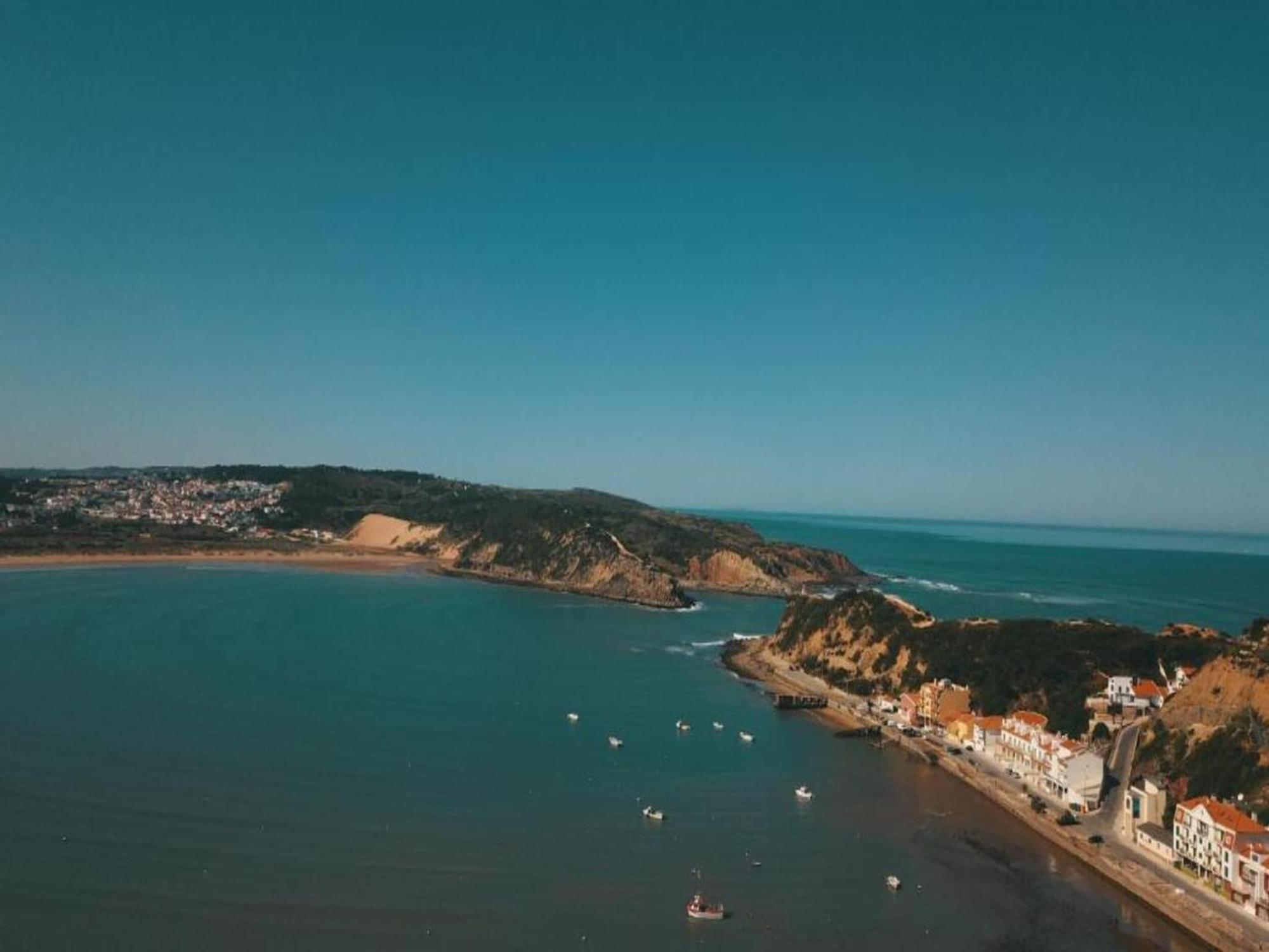 Beautiful Apartment In S O Martinho Do Porto With Balcony São Martinho do Porto Buitenkant foto