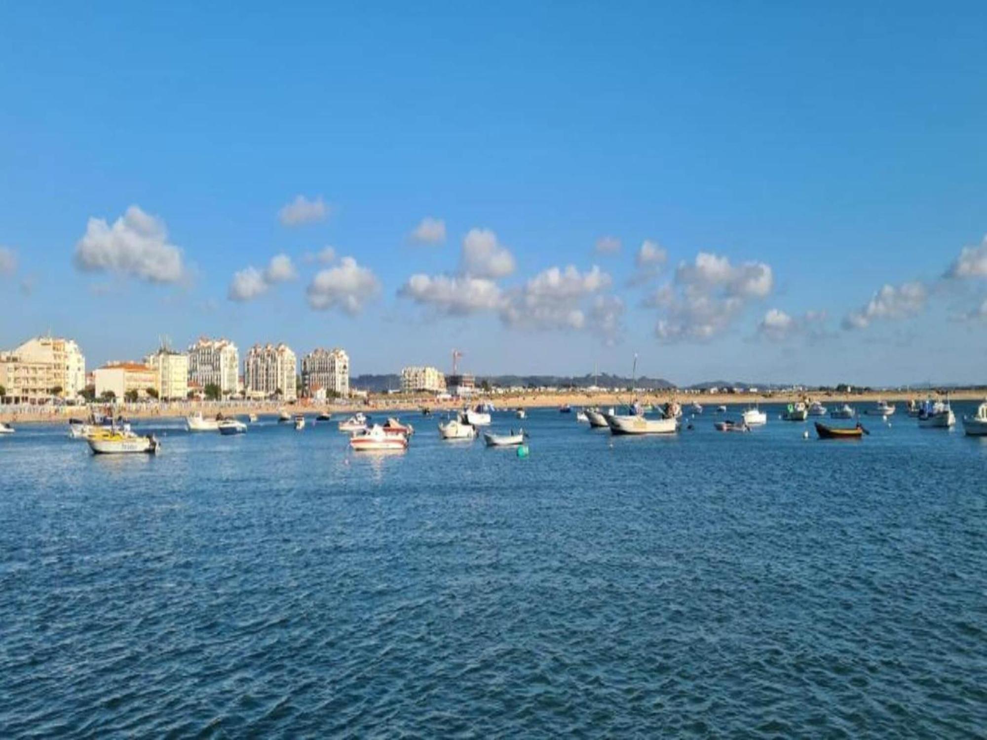 Beautiful Apartment In S O Martinho Do Porto With Balcony São Martinho do Porto Buitenkant foto
