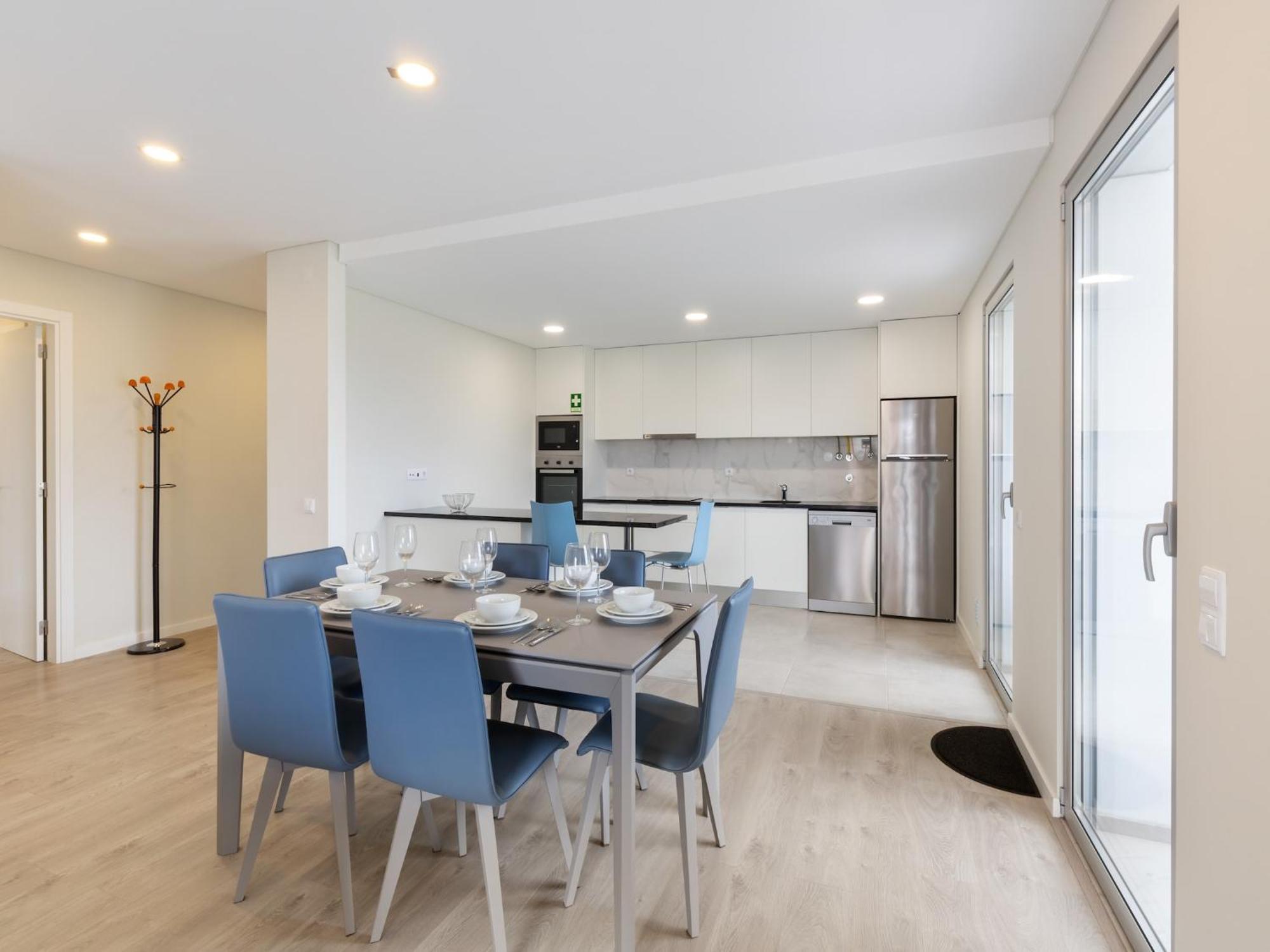 Beautiful Apartment In S O Martinho Do Porto With Balcony São Martinho do Porto Buitenkant foto