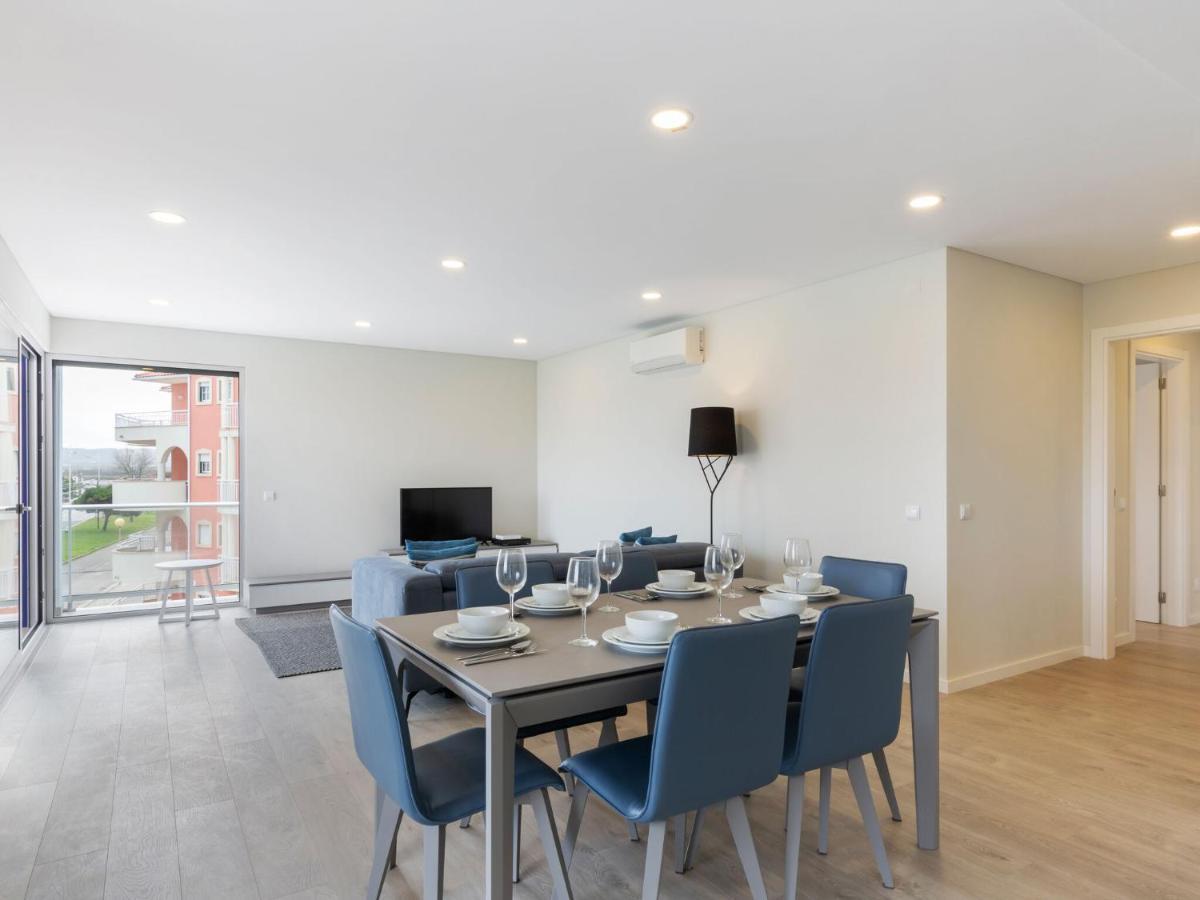 Beautiful Apartment In S O Martinho Do Porto With Balcony São Martinho do Porto Buitenkant foto