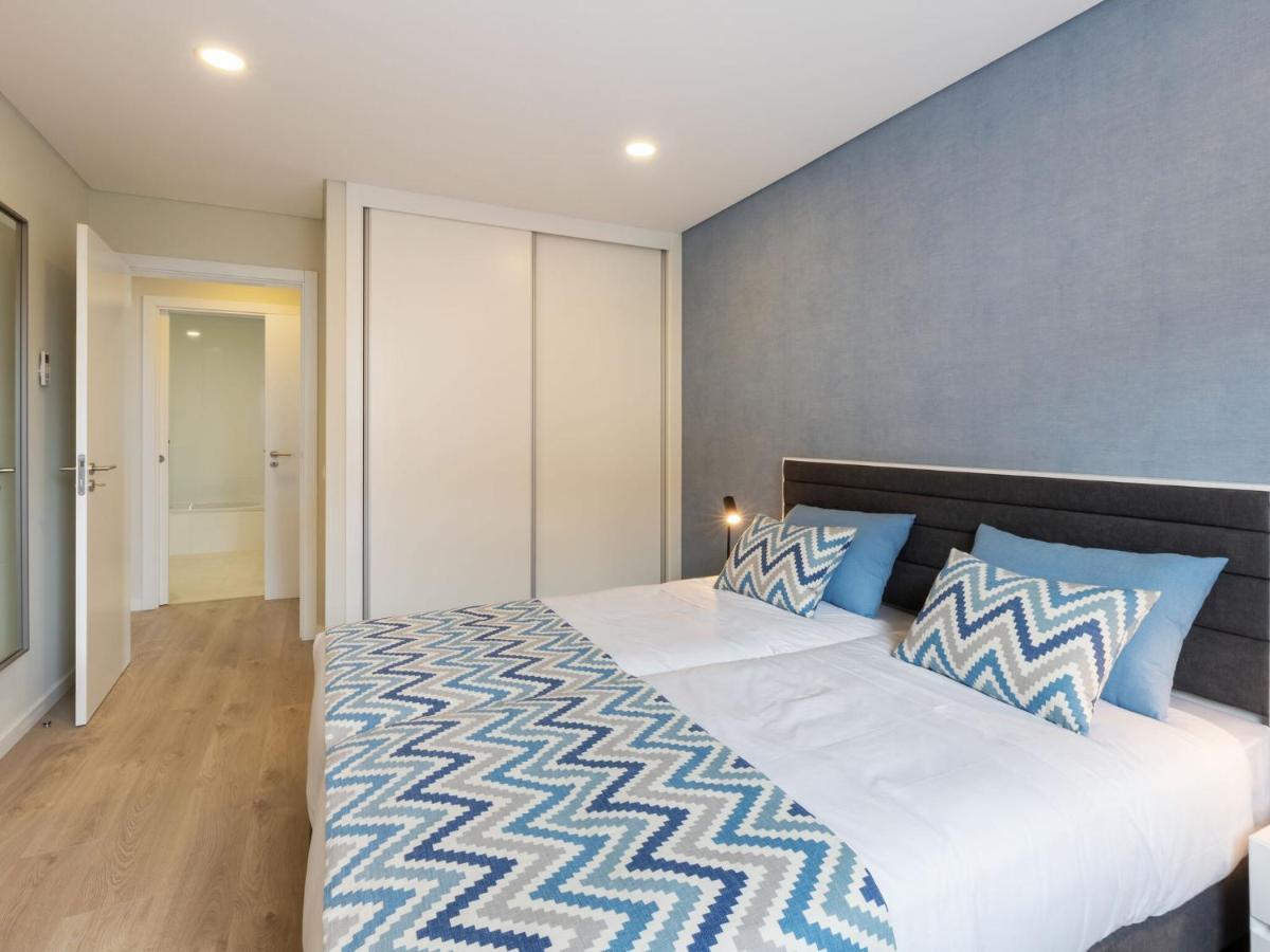 Beautiful Apartment In S O Martinho Do Porto With Balcony São Martinho do Porto Buitenkant foto
