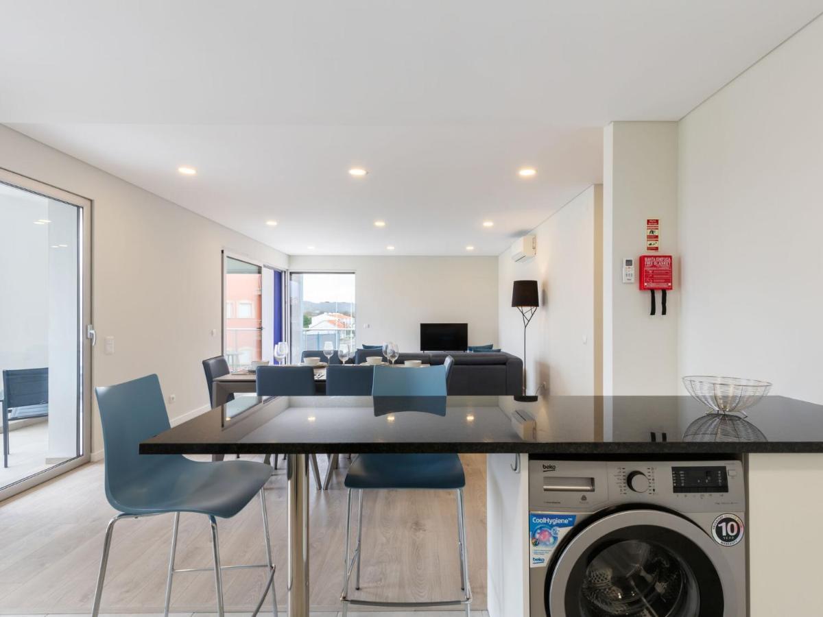 Beautiful Apartment In S O Martinho Do Porto With Balcony São Martinho do Porto Buitenkant foto