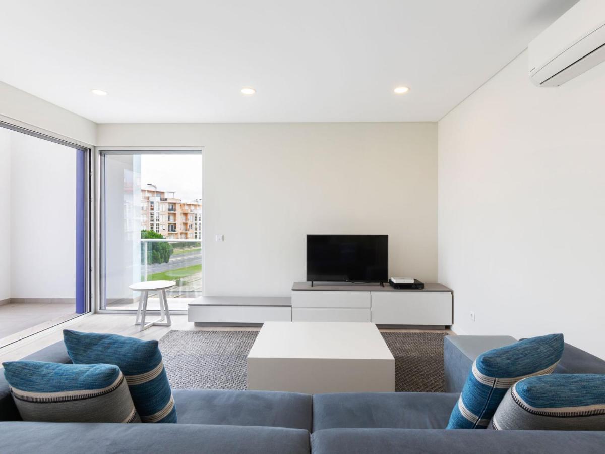Beautiful Apartment In S O Martinho Do Porto With Balcony São Martinho do Porto Buitenkant foto