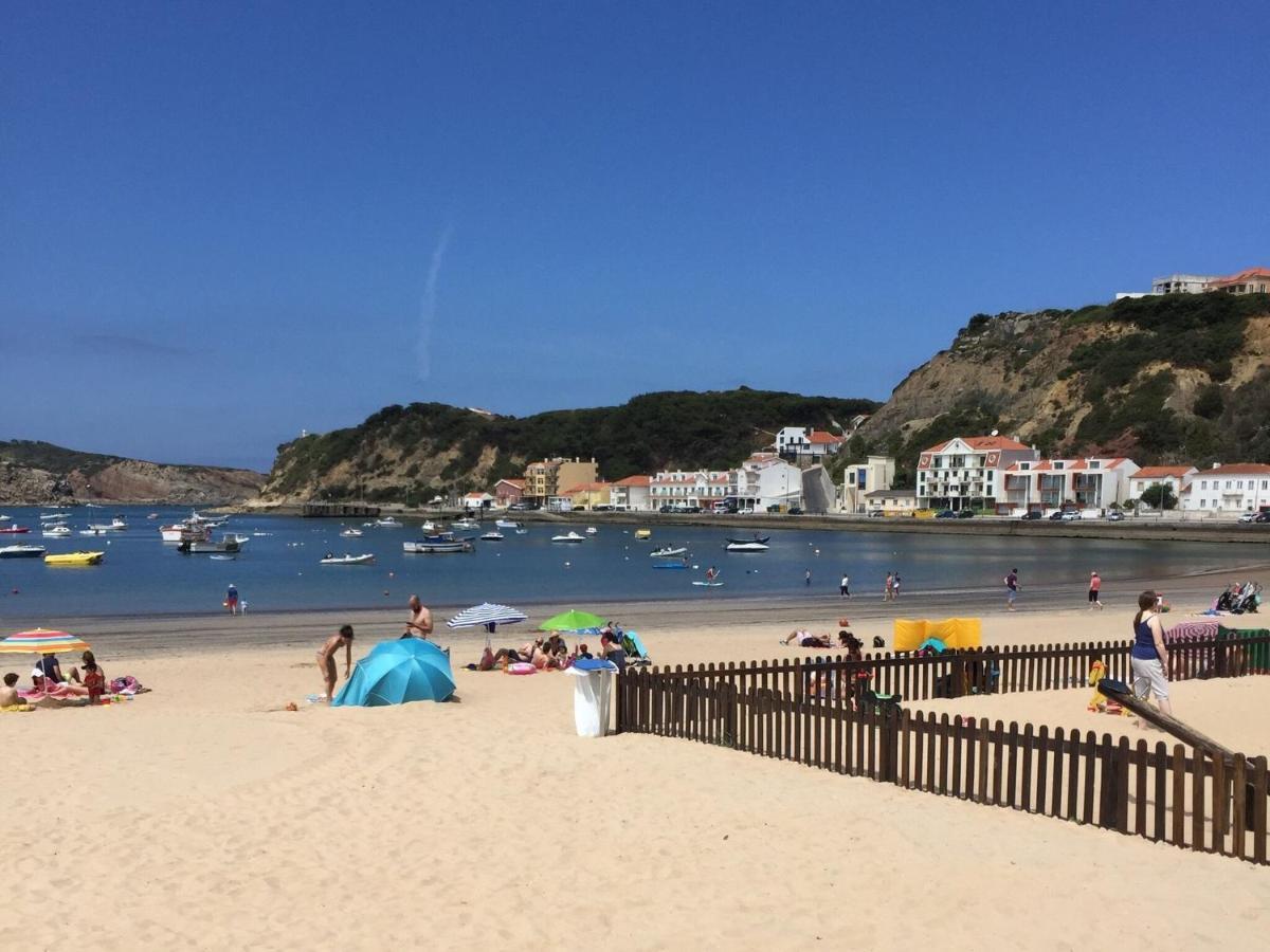 Beautiful Apartment In S O Martinho Do Porto With Balcony São Martinho do Porto Buitenkant foto